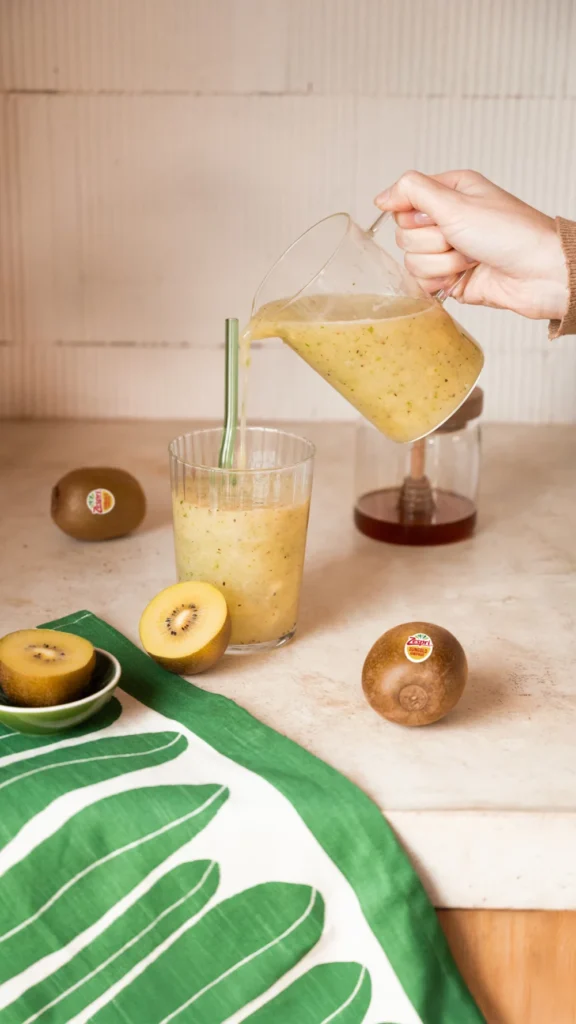 Le Booster d'Immunité "Soleil Matinal" : Jus de kiwi jaune, citron vert et menthe